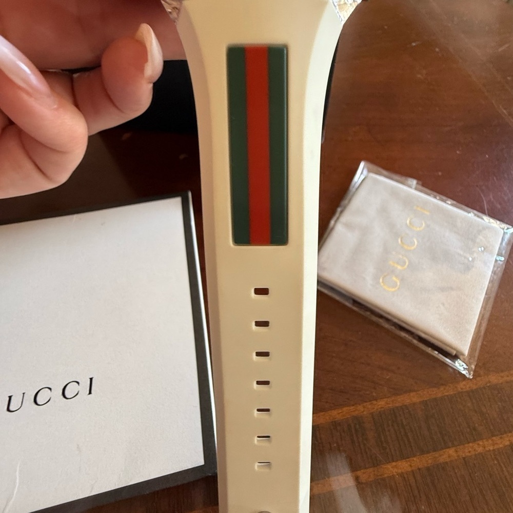 Gucci Sync Unisex Swiss White Striped Rubber Strap Watch 46mm - Picture 3 of 6